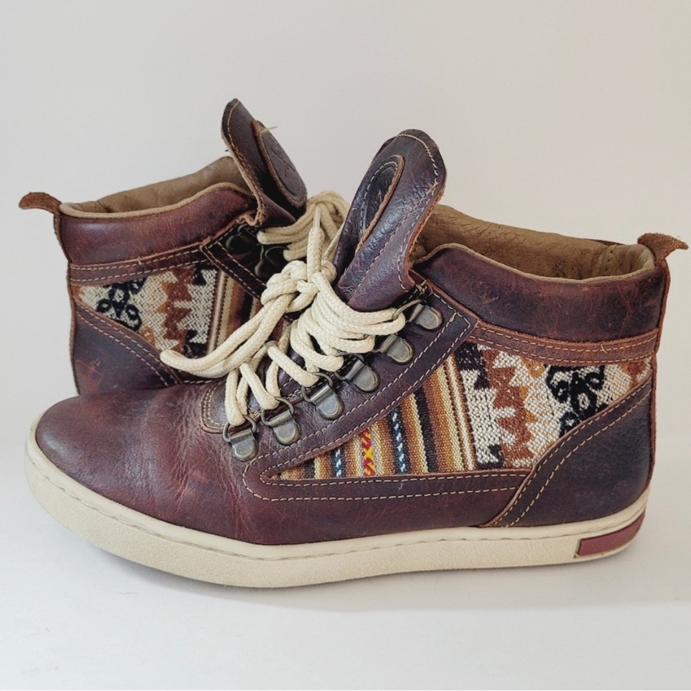Inkkas Brown Leather Aztec Embroidered Camping Boots